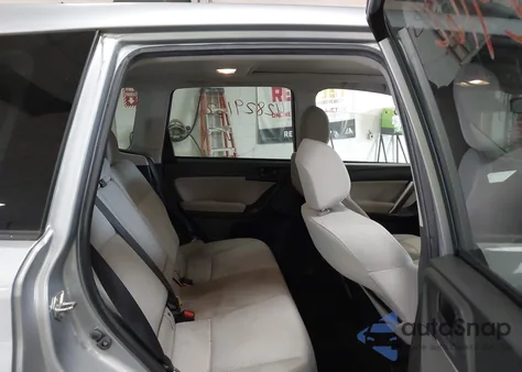 2015 Subaru Forester 2.5I Premium z USA, uszkodzony, nr VIN JF2SJADC1FH839652